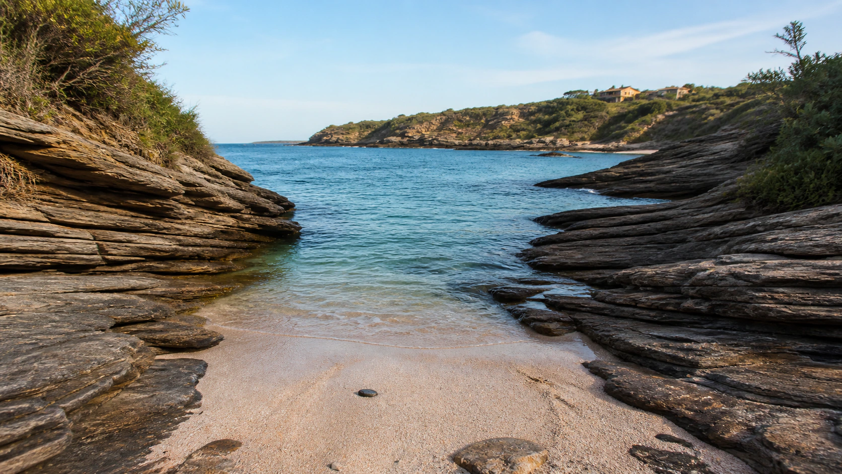 Praia dos Amores — Ferradurinha