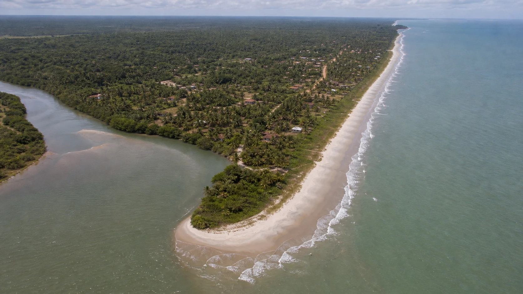 Praia Pontal de Jaguaribe